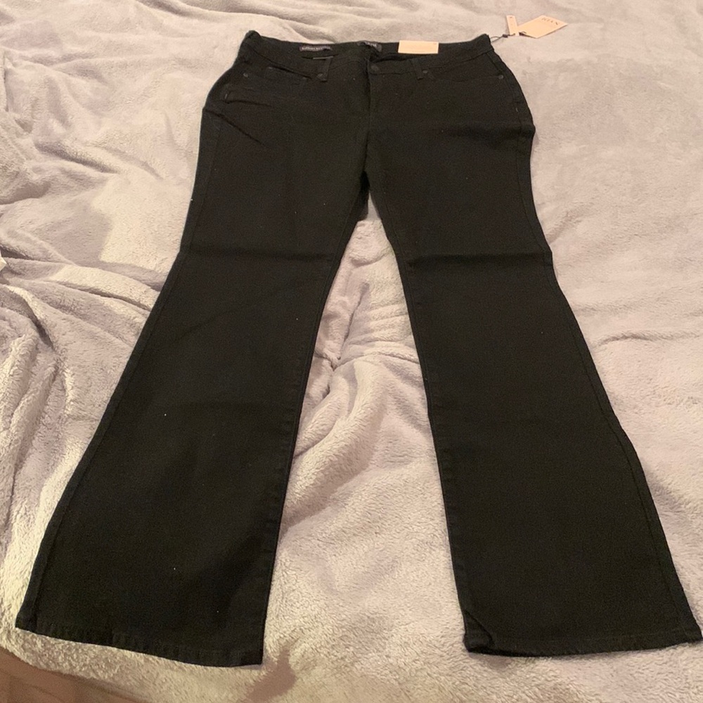 Brand NWT NYDJ Black Barbara Bootcut Jeans Size 12.